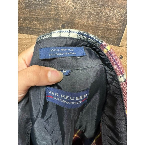 Van Heusen Winterweights Men's Long Sleeve Button Up Size Medium *100% Acrylic* - Picture 2 of 3